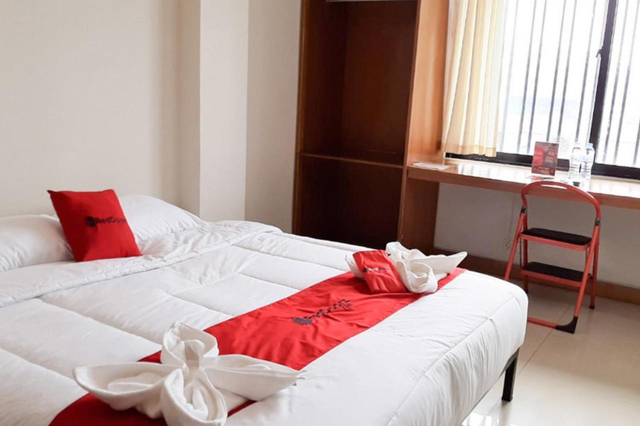 Reddoorz Plus @ Bitung City Center Εξωτερικό φωτογραφία