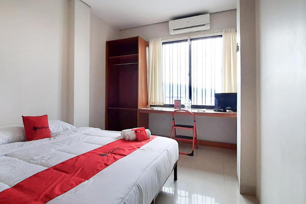 Reddoorz Plus @ Bitung City Center Εξωτερικό φωτογραφία